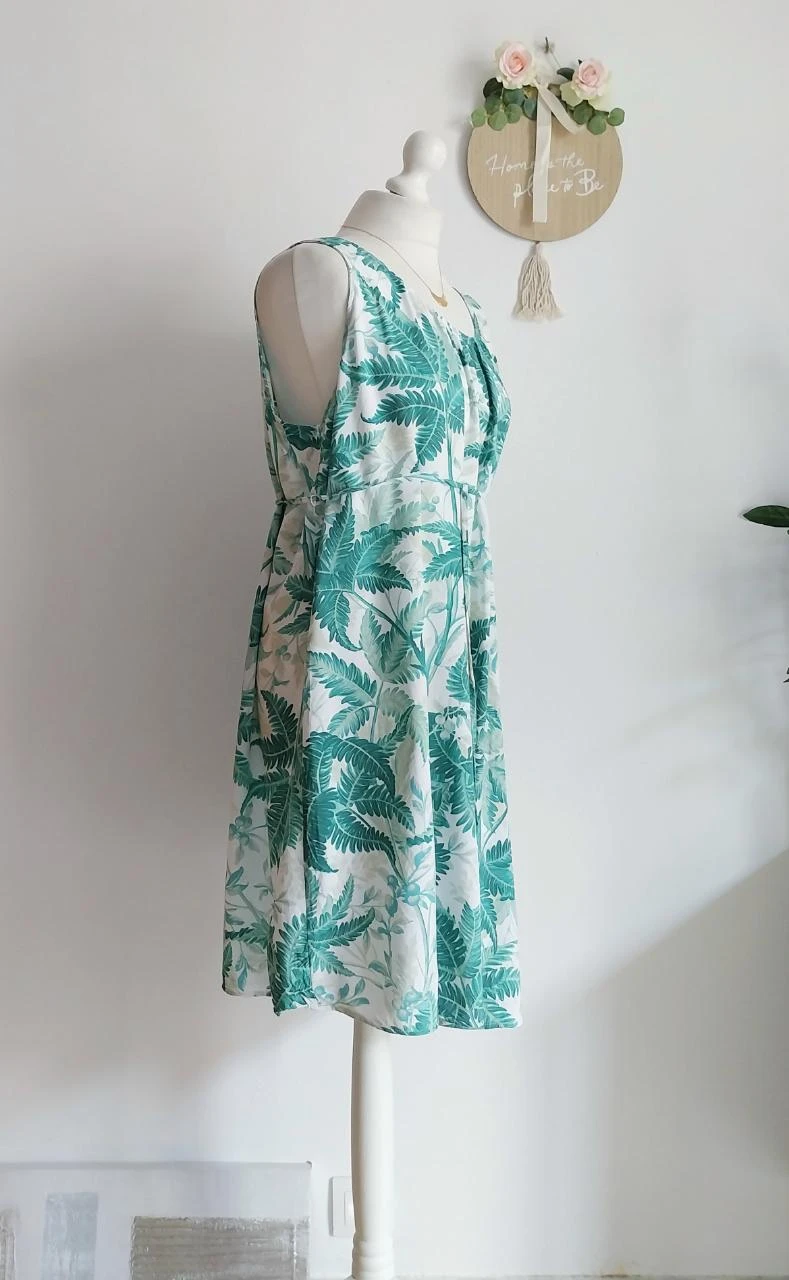 Vestido nuevo ligero holgado 100% viscosa con estampado de hojas tropicales H&M Mama Taill – photo 4